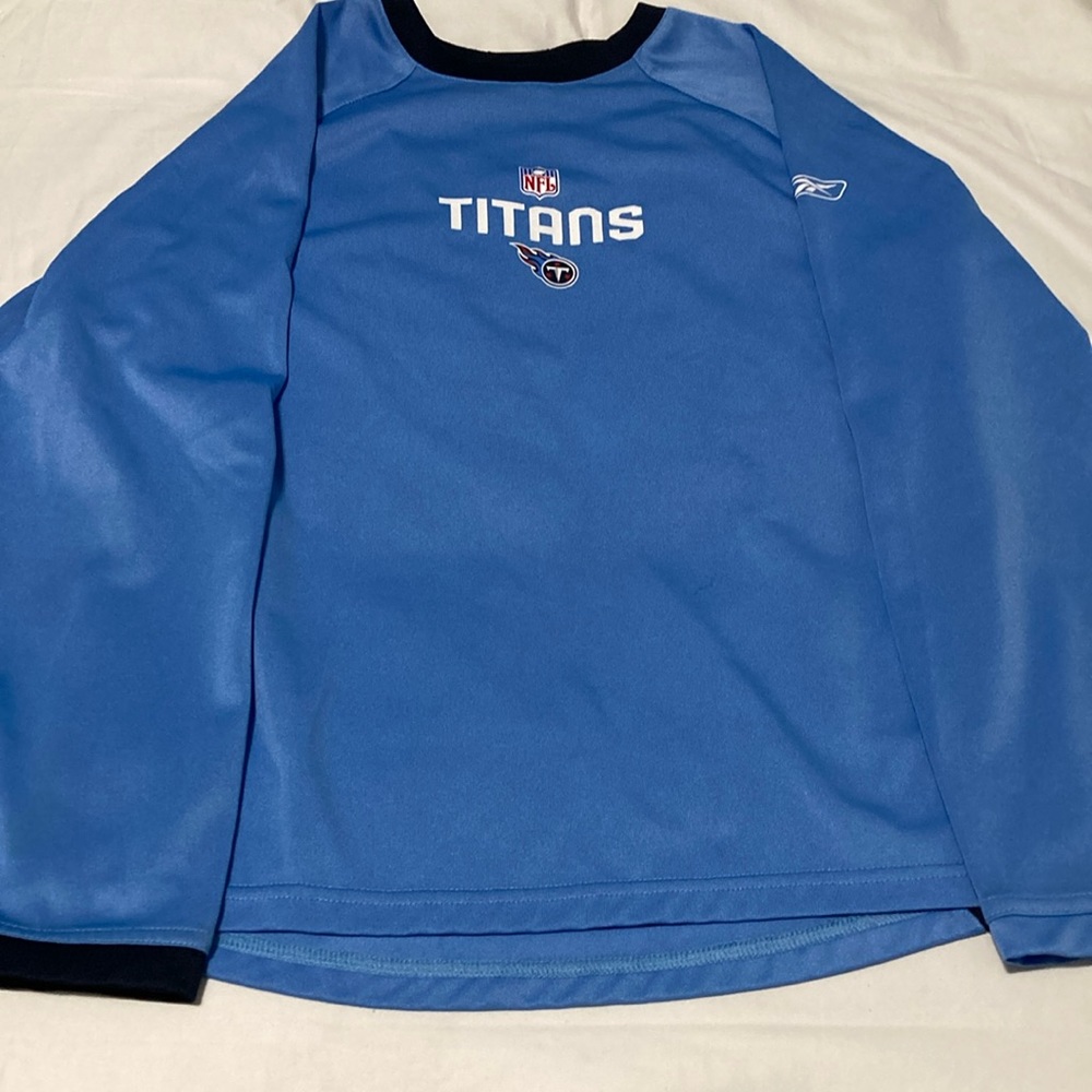 Boys’ Tennessee Titans, lightweight long sleeve top